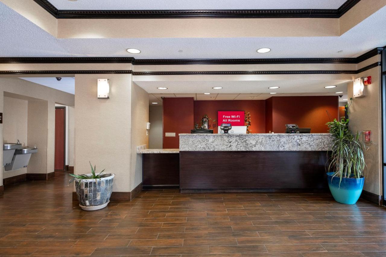 Red Roof Inn & Suites Dover Downtown Exterior photo